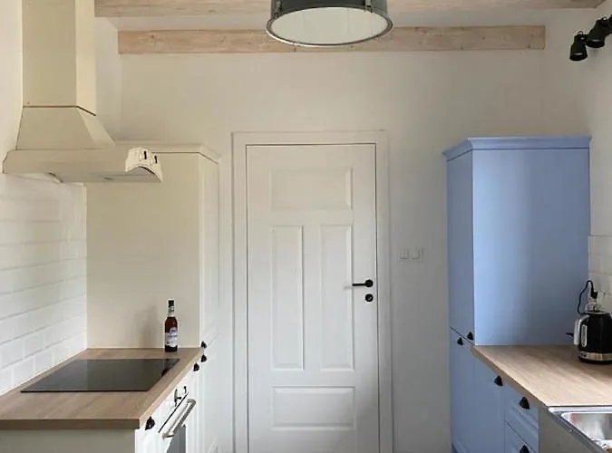 Kaszubski Dom Podcieniowy Bohema بيت للعطل *